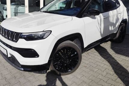 Jeep Compass 28.000 km 28.450 &euro; Rosenheim 83022