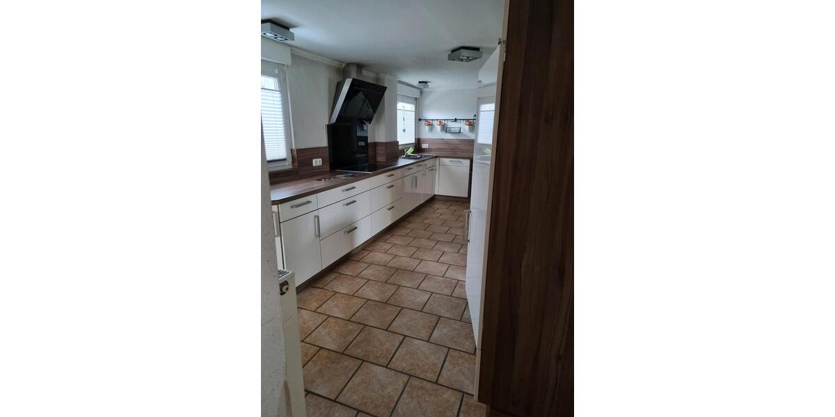 Einfamilienhaus Jever - 7 Zimmer, 190 m&sup2;, 1.400&euro; | Angebot:25898817