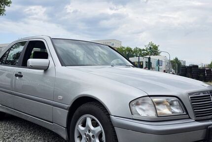 Mercedes-Benz C 250 285.000 km 7.980 &euro; Frankfurt am Main 60486