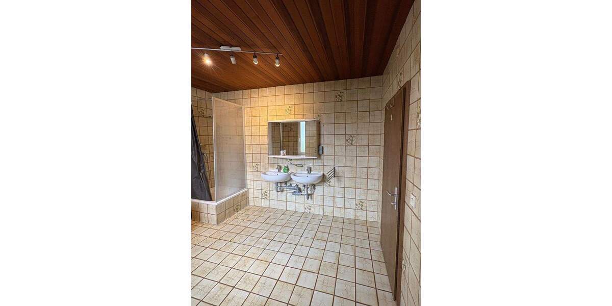 Mehrfamilienhaus, Wohnhaus Ludwigshafen Rheingönheim - 8 Zimmer, 206 m&sup2;, 550.000&euro; | Angebot:24635031