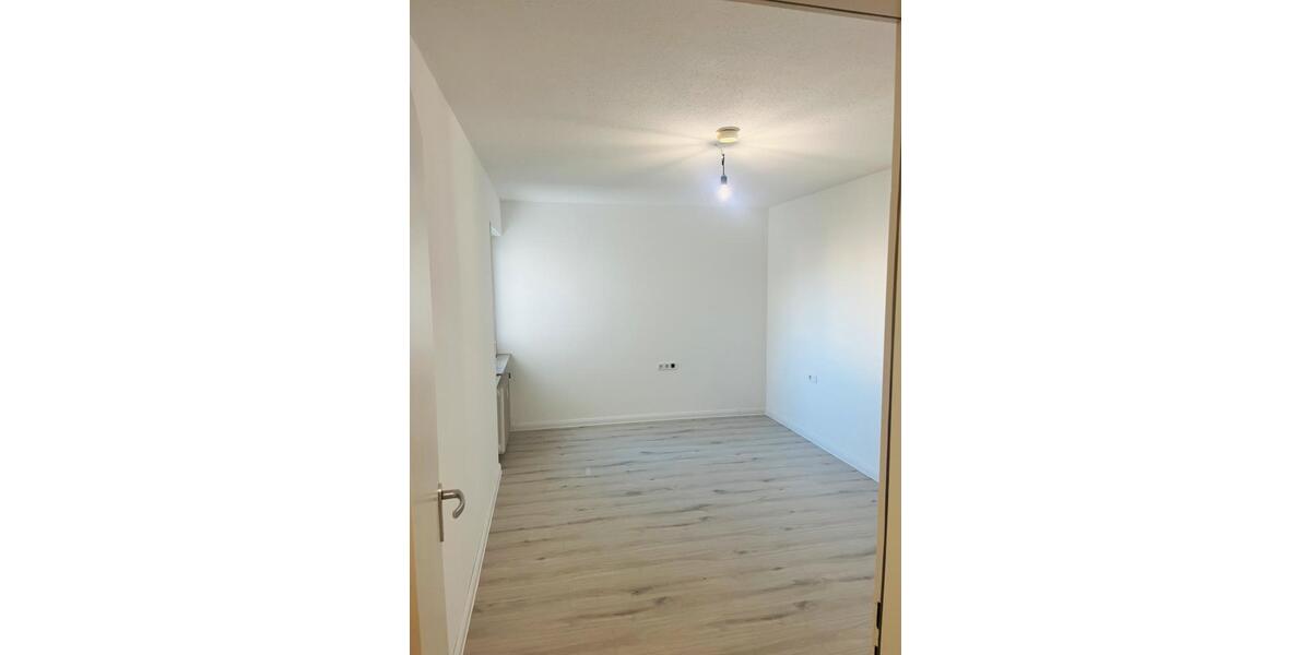 Frisch Sanierte 3,5 Zimmer 108m2 3 zimmer