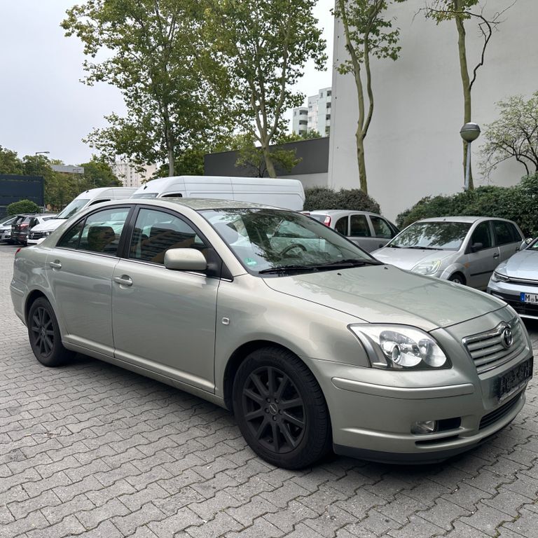 Toyota Avensis 130.000 km 2.990 € Hohenlinden bei München 85664