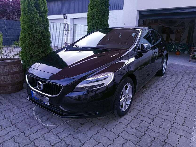 V40