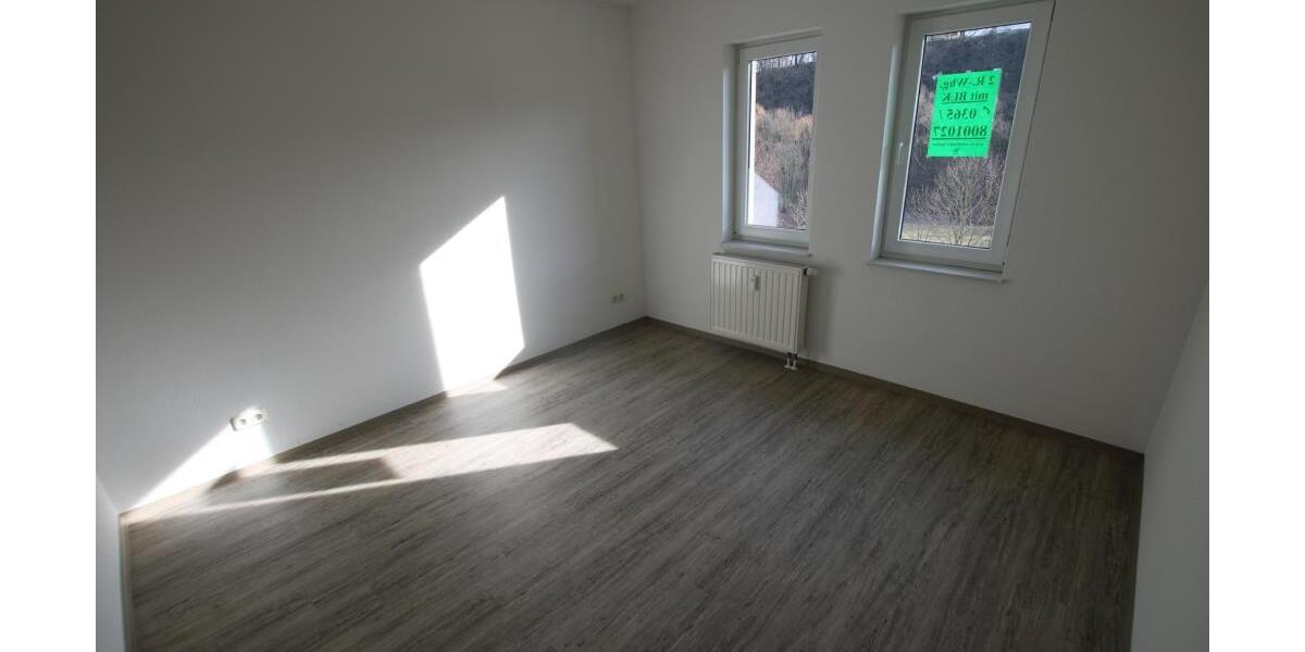 2 Raum DG-Wohnung mit Balkon und Blick ins Grüne. Bad mit Wanne! In Weida! - Dachgeschoßwohnung Weida Liebsdorf | Angebot:26347862