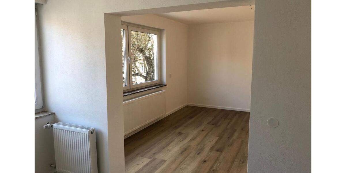 Etagenwohnung Friedewald - 4 Zimmer, 114 m&sup2;, 880&euro; | Angebot:26184460