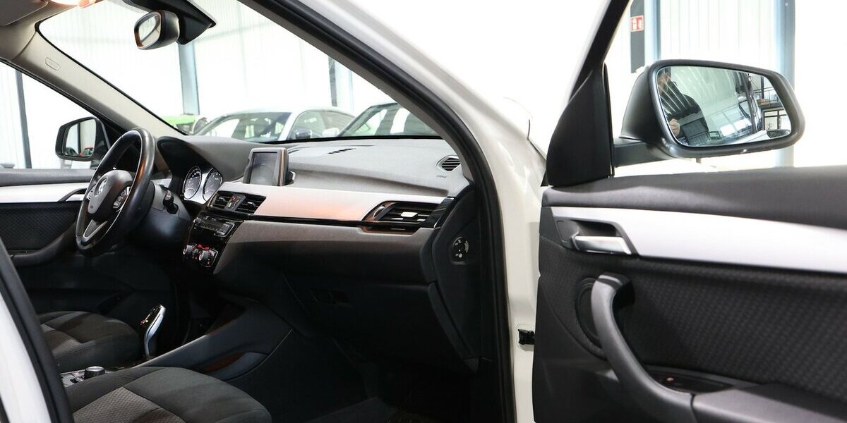 BMW X1 sDrive 18i Advantage WHITE / AUTOMATIK / 89.000 km 18.444 &euro; Hamm 59077