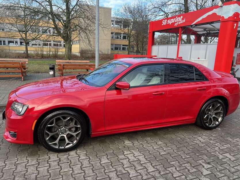 Chrysler 300C 90.000 km 21.500 € Berlin 13581