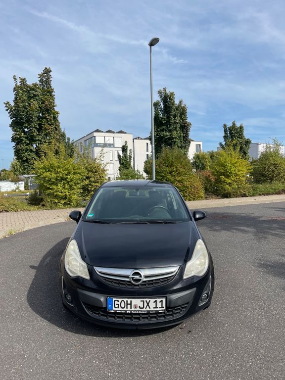 Opel Corsa 156.000 km 2.500 € Urbar 56182