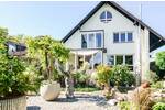 Exklusives Einfamilienhaus mit 2 EinliegerWohnungen* hochwertige Ausstattung * großzügige Raumaufteilung * Wellnessbe...