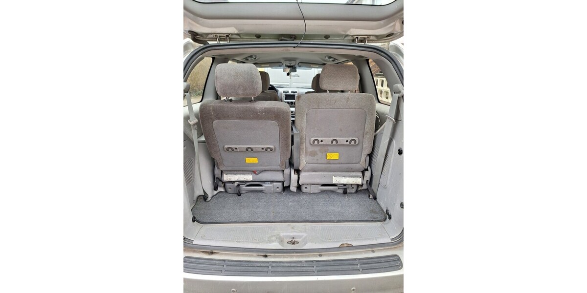 Kia Carnival 235.000 km 2.500 € Dassel 37586