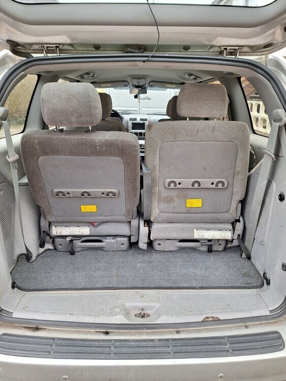 Kia Carnival 235.000 km 2.500 € Dassel 37586