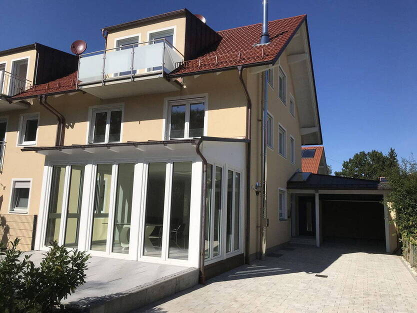 Exclusive DHH. Erstbezug in Bester Bauqualität.