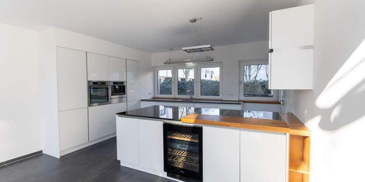 Etagenwohnung Neuss Stadionviertel - 4 Zimmer, 145 m&sup2;, 689.000&euro; | Angebot:25688840