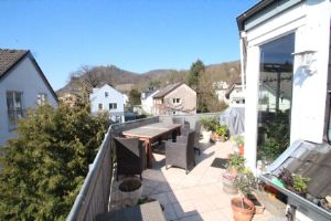 Wohnen mit Blick auf den Drachenfels: 3-Zimmer-Wohnung in attraktiver Lage von Bad Honnef - Dachgeschoßwohnung Bad Honnef - Rhöndorf Rhöndorf | Angebot:25908736