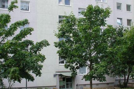 Praktische 4-Zimmer-Wohnung mit Vollbad, Gäste WC und Balkon