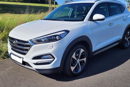 Hyundai TUCSON 161.500 km 14.900 € Nauort 56237
