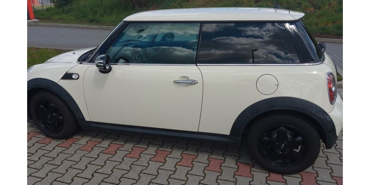 Mini ONE 135.000 km 3.200 &euro; schwarzheide 01987