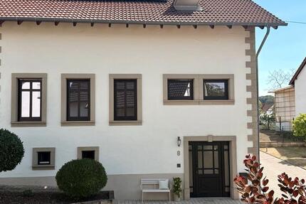 Haus Schwalbach - 9 Zimmer, 254 m&sup2;, 670.000&euro; | Angebot:27059315