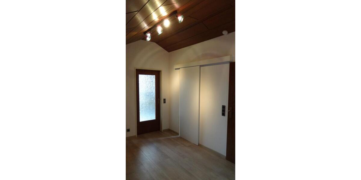 Dachgeschoßwohnung Schloß Holte-Stukenbrock Stukenbrock - 3 Zimmer, 65 m&sup2;, 590&euro; | Angebot:25394224