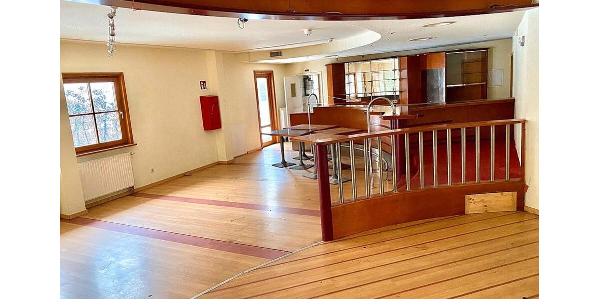 Einfamilienhaus Schleusegrund - 23 Zimmer, 1.600 m&sup2;, 280.000&euro; | Angebot:27103267