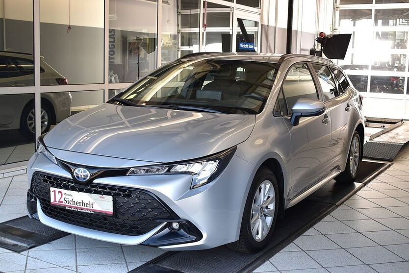 Toyota Corolla 2.097 km 30.989 € Bad Friedrichshall 74177
