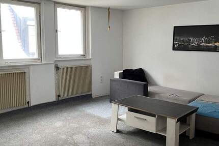 Einfachste Zwei-Zimmer-Altbauwohnung ohne Balkon in der Ansbacher Fußgängerzone 2 zimmer