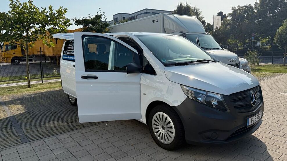 Mercedes-Benz Vito 32.000 km 42.500 € Frankfurt am Main 60437