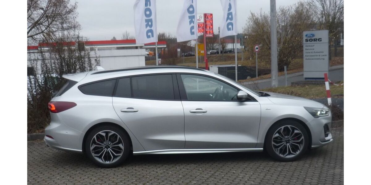 Ford Focus 5.990 km 26.990 &euro; Hünfeld 36088