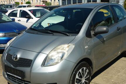 Toyota Yaris 112.000 km 2.900 &euro; Gera 07548