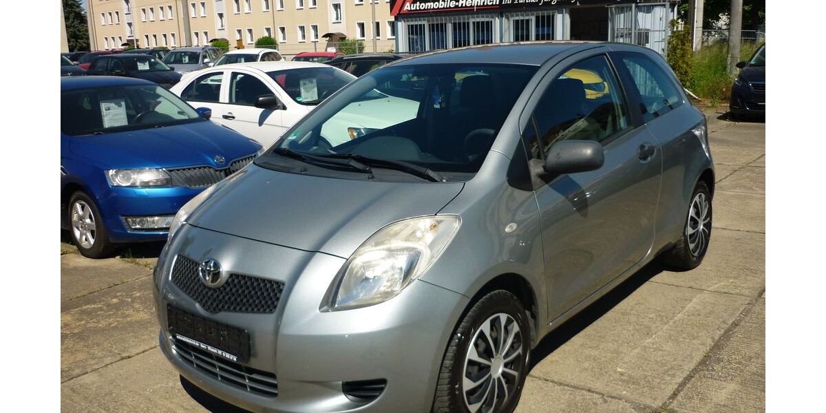 Toyota Yaris 112.000 km 2.900 &euro; Gera 07548