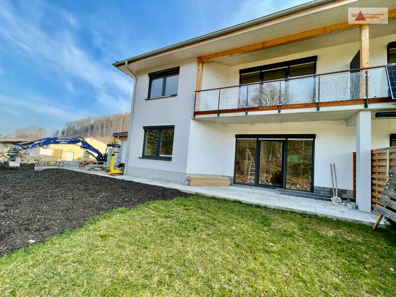 Doppelhaushälfte Dippoldiswalde / Schmiedeberg Dippoldiswalde - 4 Zimmer, 174 m&sup2;, 1.500&euro; | Angebot:26156714