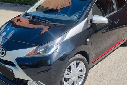Toyota Aygo (X) 63.411 km 7.990 &euro; Berlin 12489