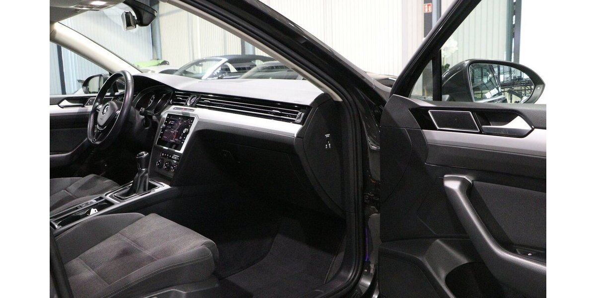 VW Passat 1.4 TSI Comfortline NAVI-DM+APPLE+ANDROID 159.000 km 11.888 &euro; Hamm 59077