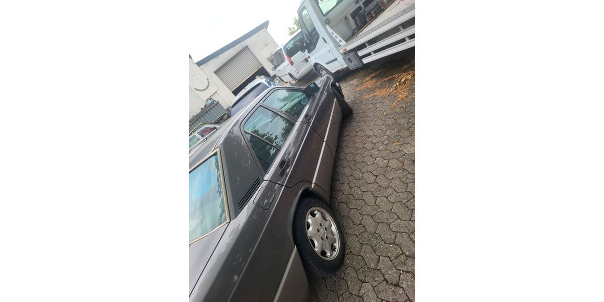 Mercedes-Benz 190 306.000 km 3.000 &euro; Mainz 55118