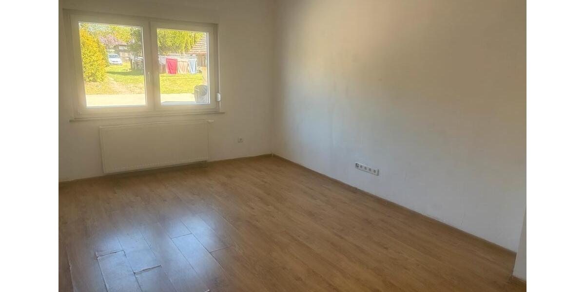Erdgeschoßwohnung Bebra - 3 Zimmer, 83 m&sup2;, 650&euro; | Angebot:26407532