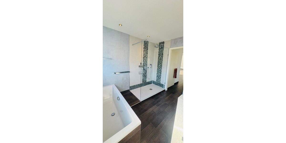 Etagenwohnung Euskirchen Innenstadt - 4 Zimmer, 134 m&sup2;, 429.000&euro; | Angebot:25385846