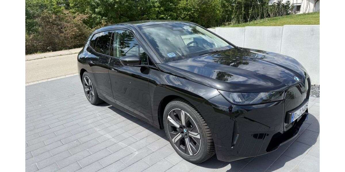 BMW iX 5.872 km 65.600 &euro; Beratzhausen 93176