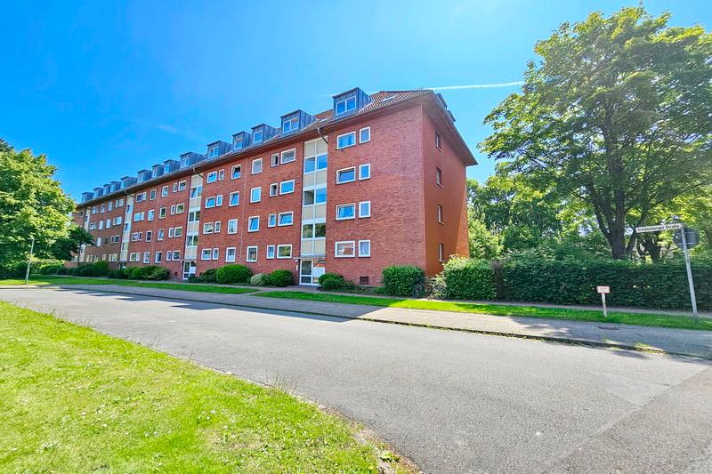 Immobilien Selbstläufer - Toplage mit Wertzuwachs - Gut vermietete 2,5 Zi.- Whg. im Herzen von Pinneberg ! 3 zimmer