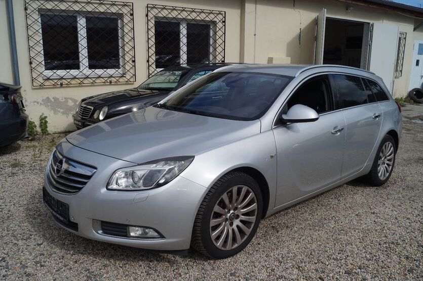 Opel Insignia 123.000 km 2.999 € Schönefeld 12529