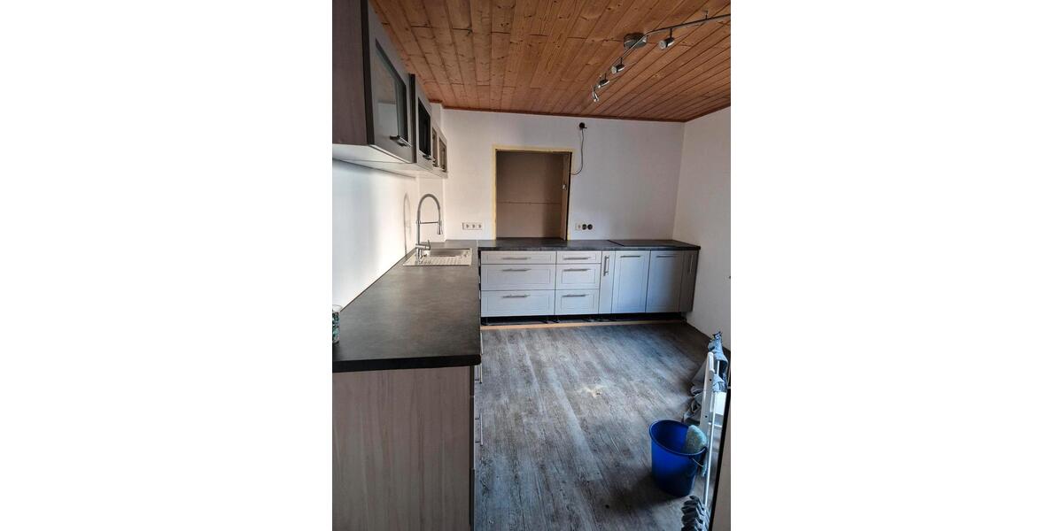 Etagenwohnung Biedenkopf - 4 Zimmer, 130 m&sup2;, 150.000&euro; | Angebot:26982261