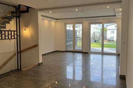 Haus zum Mieten in Frankfurt 2.750 € 165 m²
