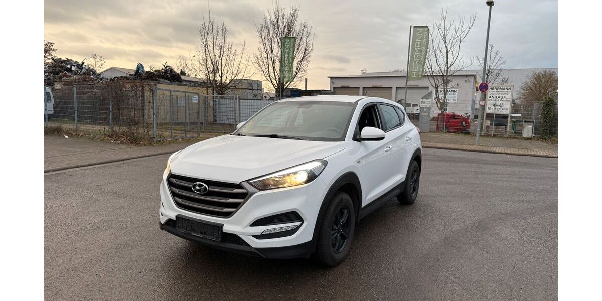 Hyundai TUCSON 299.990 km 7.900 &euro; Worms 67547