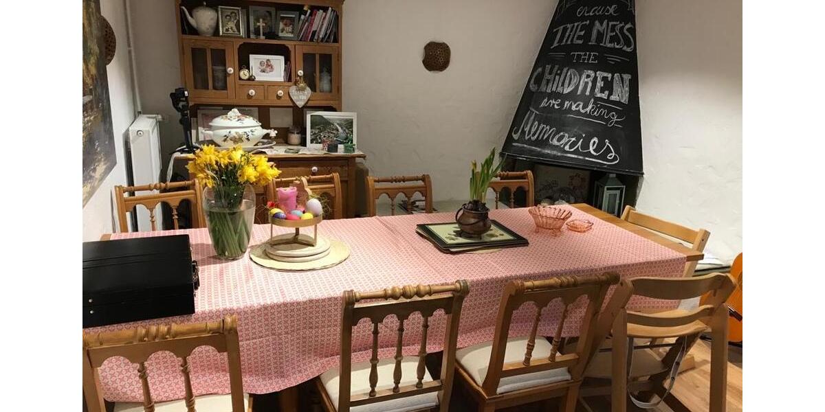 Idyllisches EFH mit großem Garten und Pool (Kauf möglich) 7 zimmer