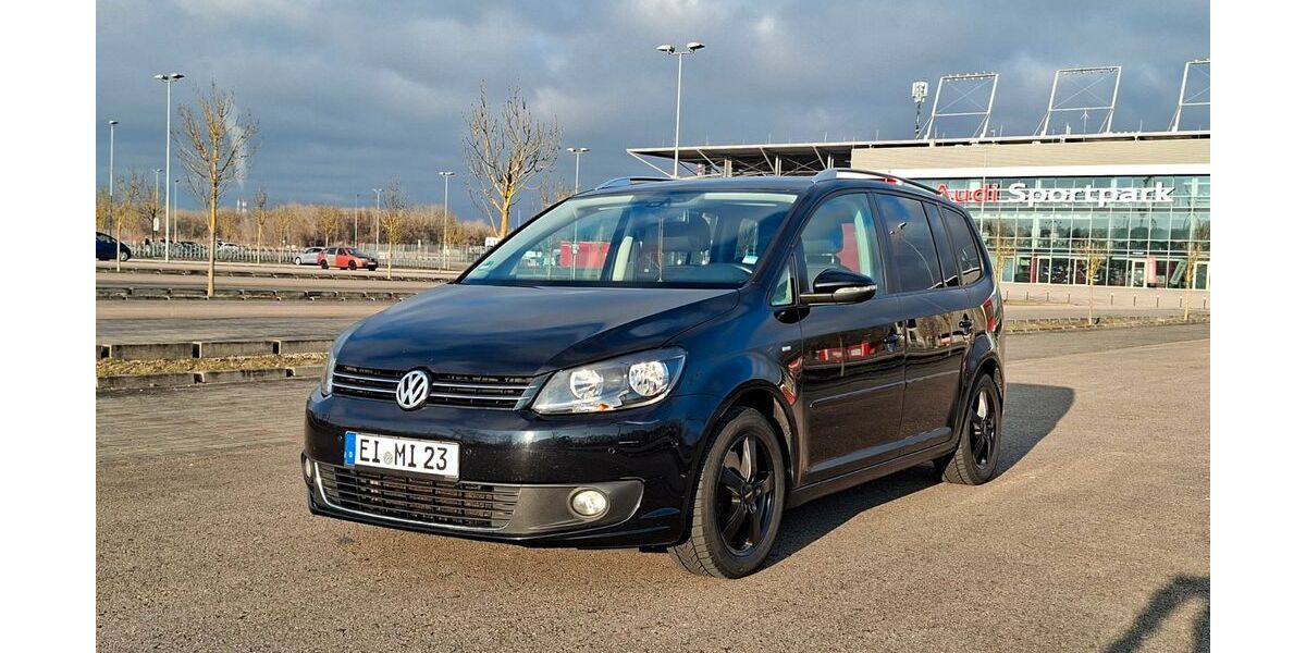 VW Touran 152.600 km 8.995 &euro; Böhmfeld 85113