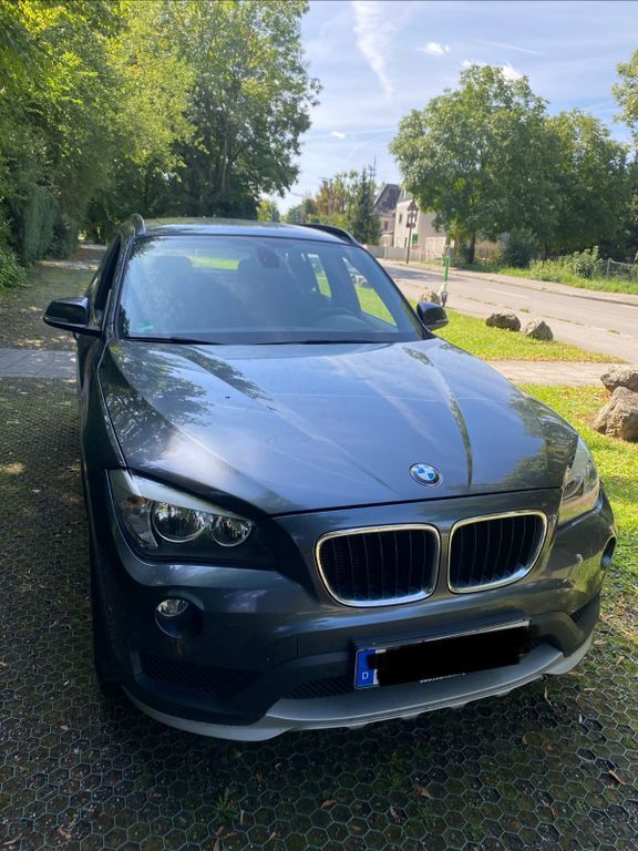 BMW X1 92.000 km 16.400 € München 81929