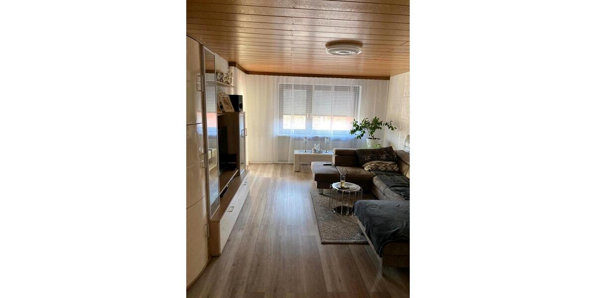 Etagenwohnung Neutraubling - 4 Zimmer, 90 m&sup2;, 378.000&euro; | Angebot:26462436