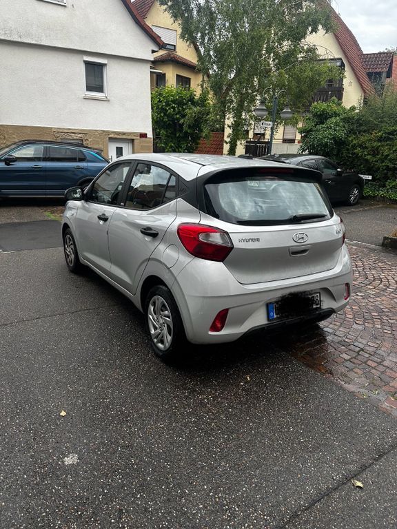 i10