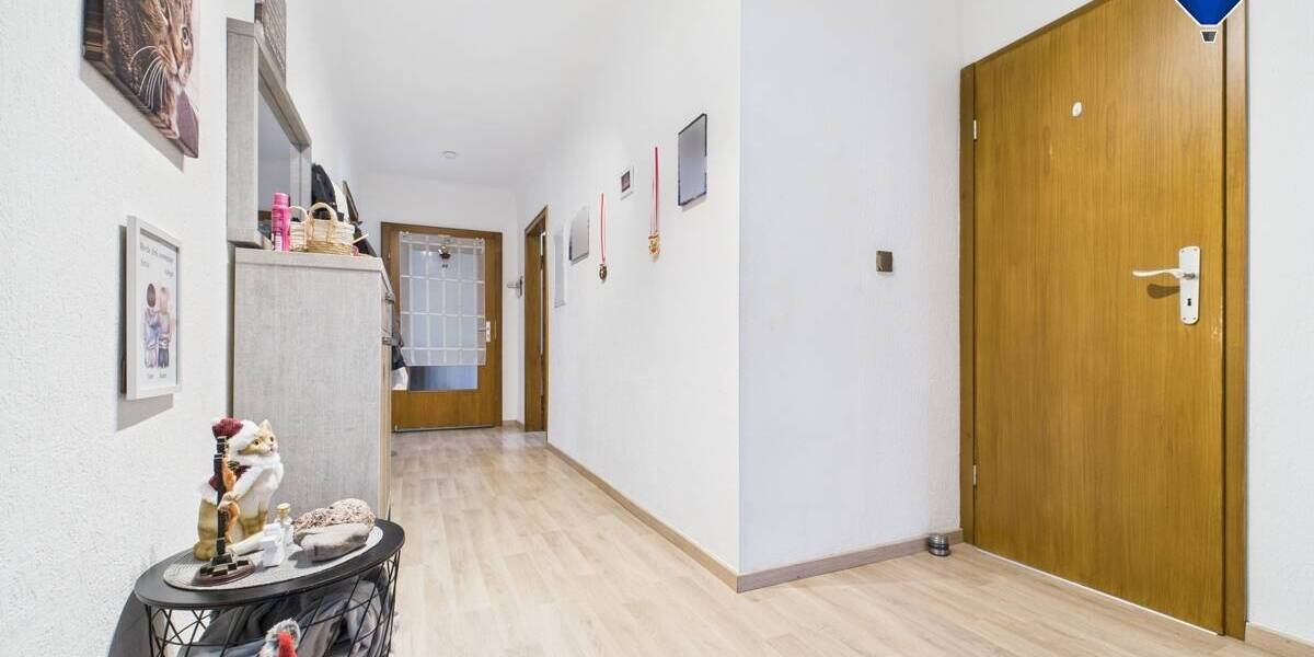 Etagenwohnung Schwalbach Hülzweiler - 3 Zimmer, 84 m&sup2;, 145.000&euro; | Angebot:26117495