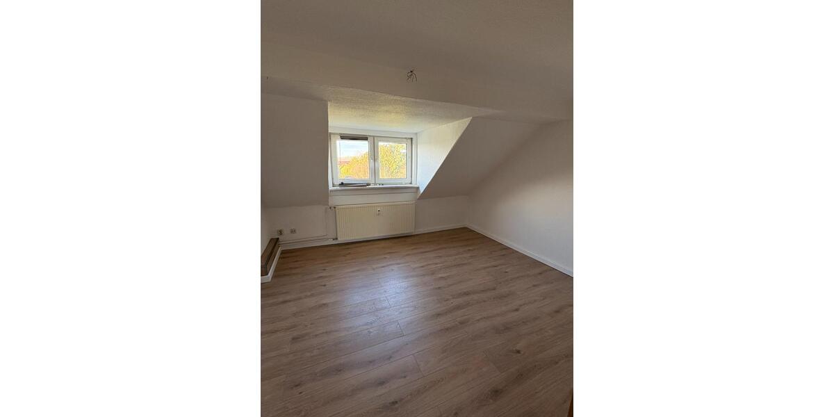 Dachgeschoßwohnung Goldberg - 2 Zimmer, 39 m&sup2;, 273&euro; | Angebot:25342501