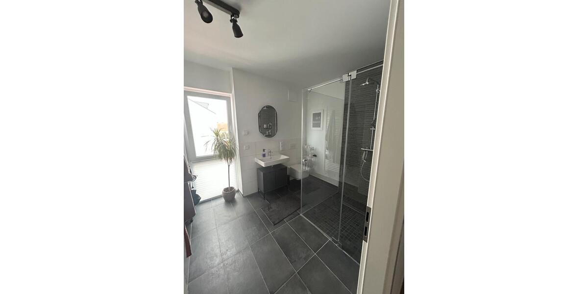 Etagenwohnung Wunstorf - 4 Zimmer, 130 m&sup2;, 1.772&euro; | Angebot:25444391